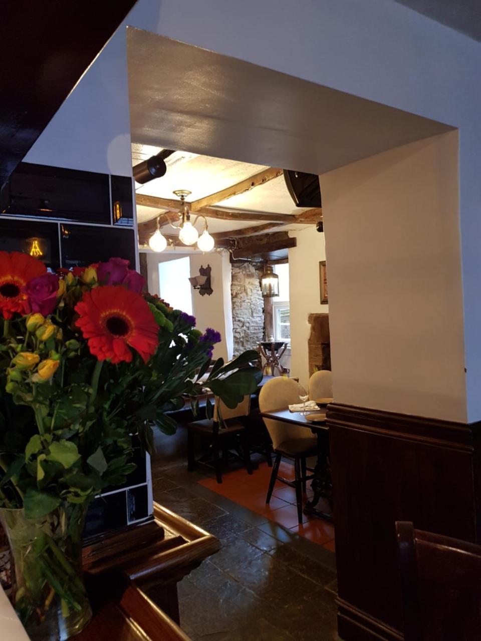 The Royal Oak Hotel Chapel-en-Le-Frith Exterior foto